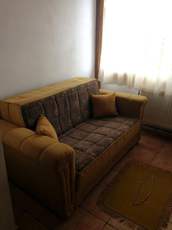 Hotel Pri Chakara Arbanaszi Kültér fotó