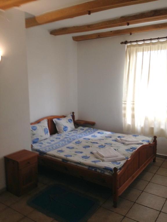 Hotel Pri Chakara Arbanaszi Kültér fotó