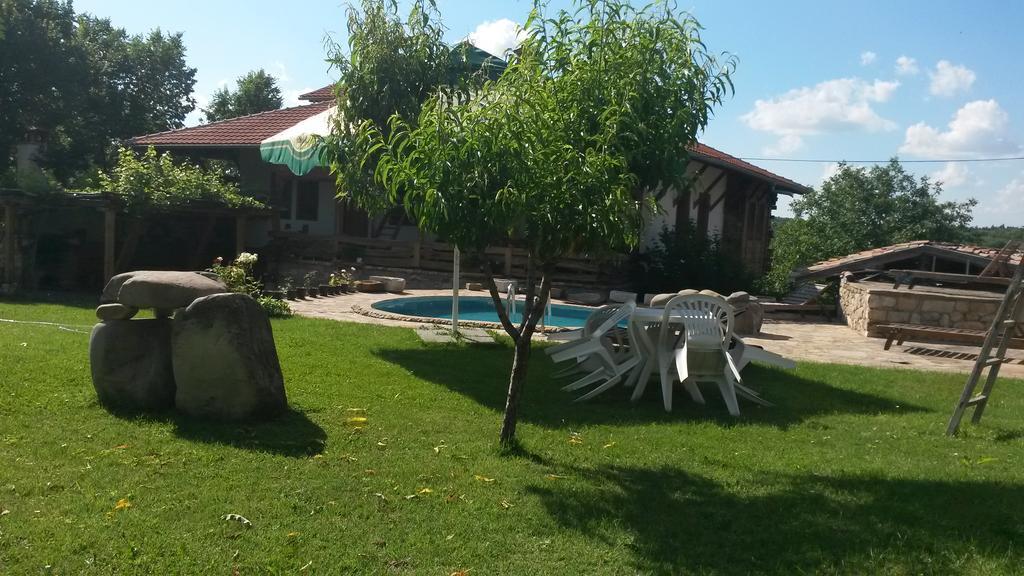 Hotel Pri Chakara Arbanaszi Kültér fotó
