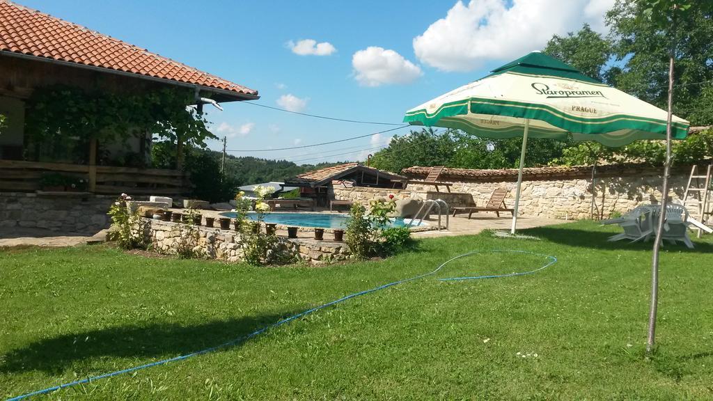 Hotel Pri Chakara Arbanaszi Kültér fotó