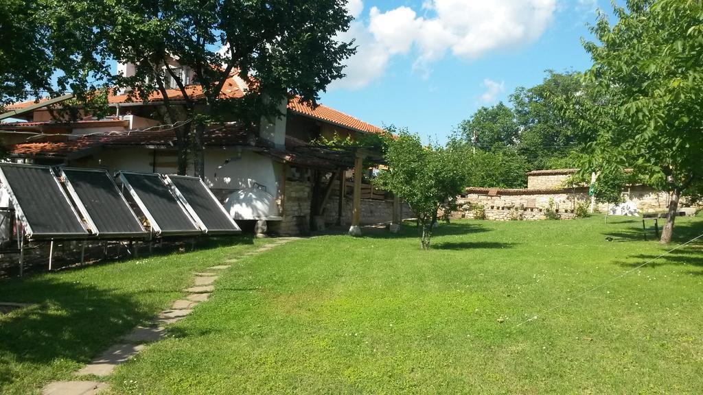 Hotel Pri Chakara Arbanaszi Kültér fotó