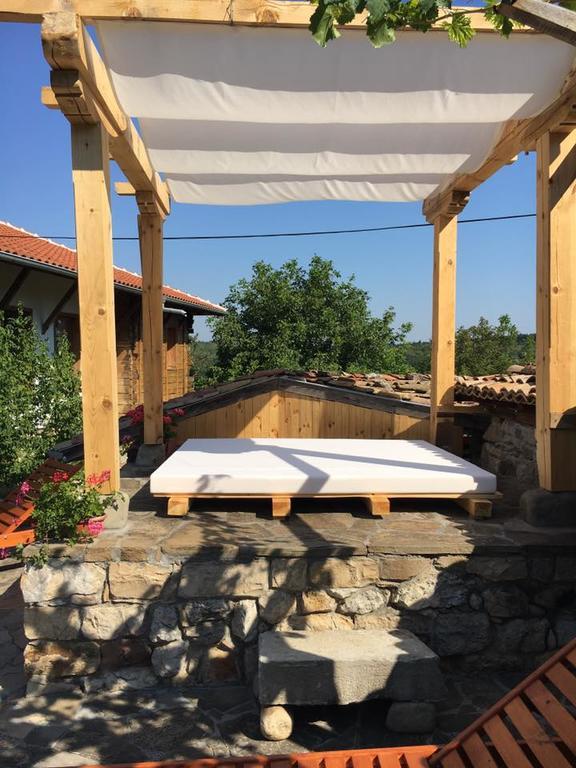 Hotel Pri Chakara Arbanaszi Kültér fotó