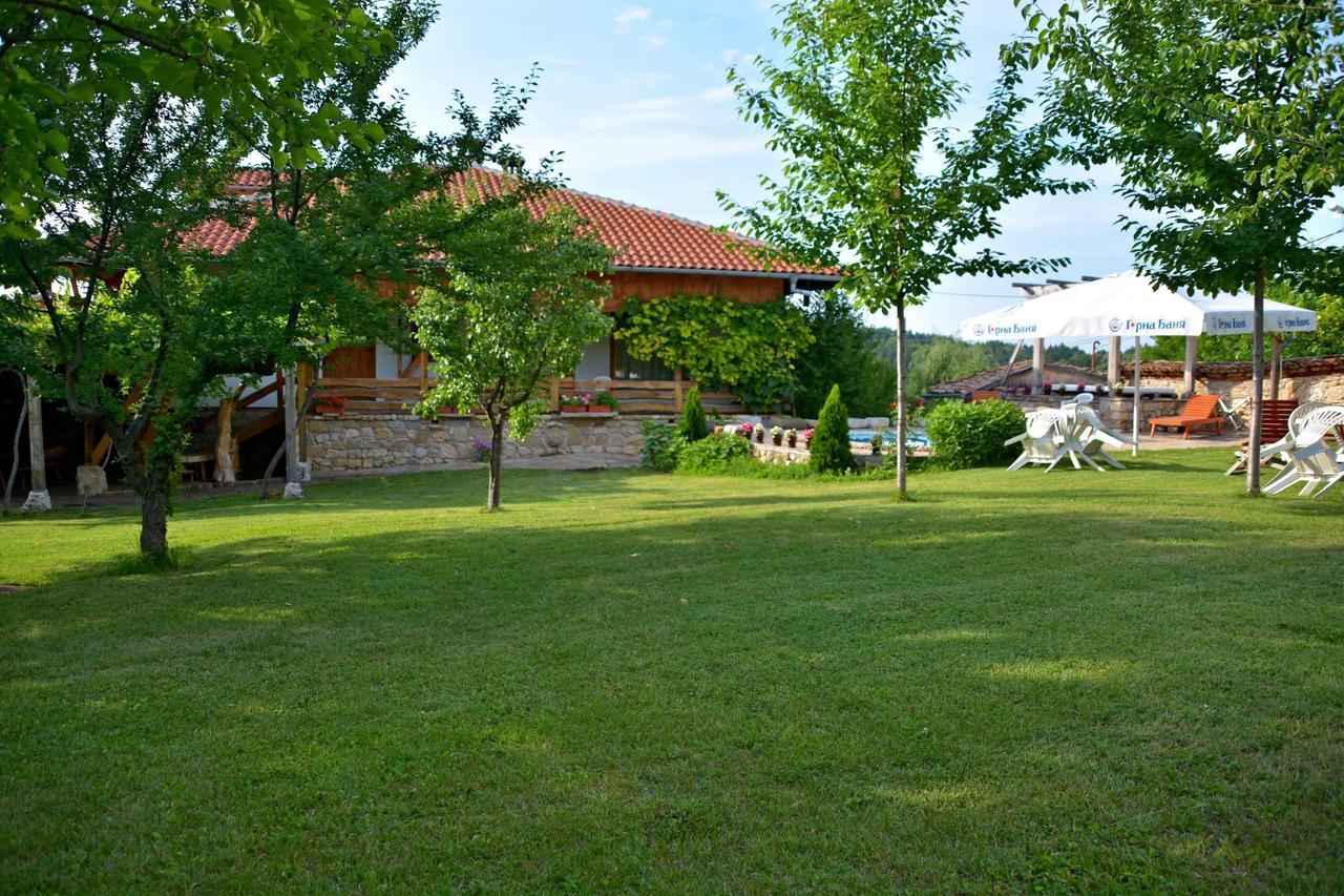 Hotel Pri Chakara Arbanaszi Kültér fotó