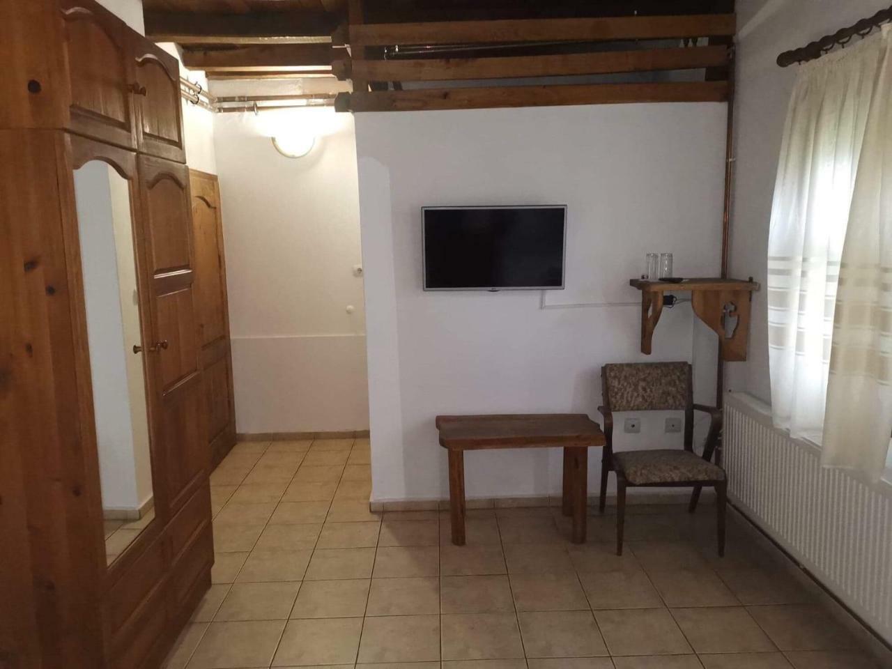 Hotel Pri Chakara Arbanaszi Kültér fotó