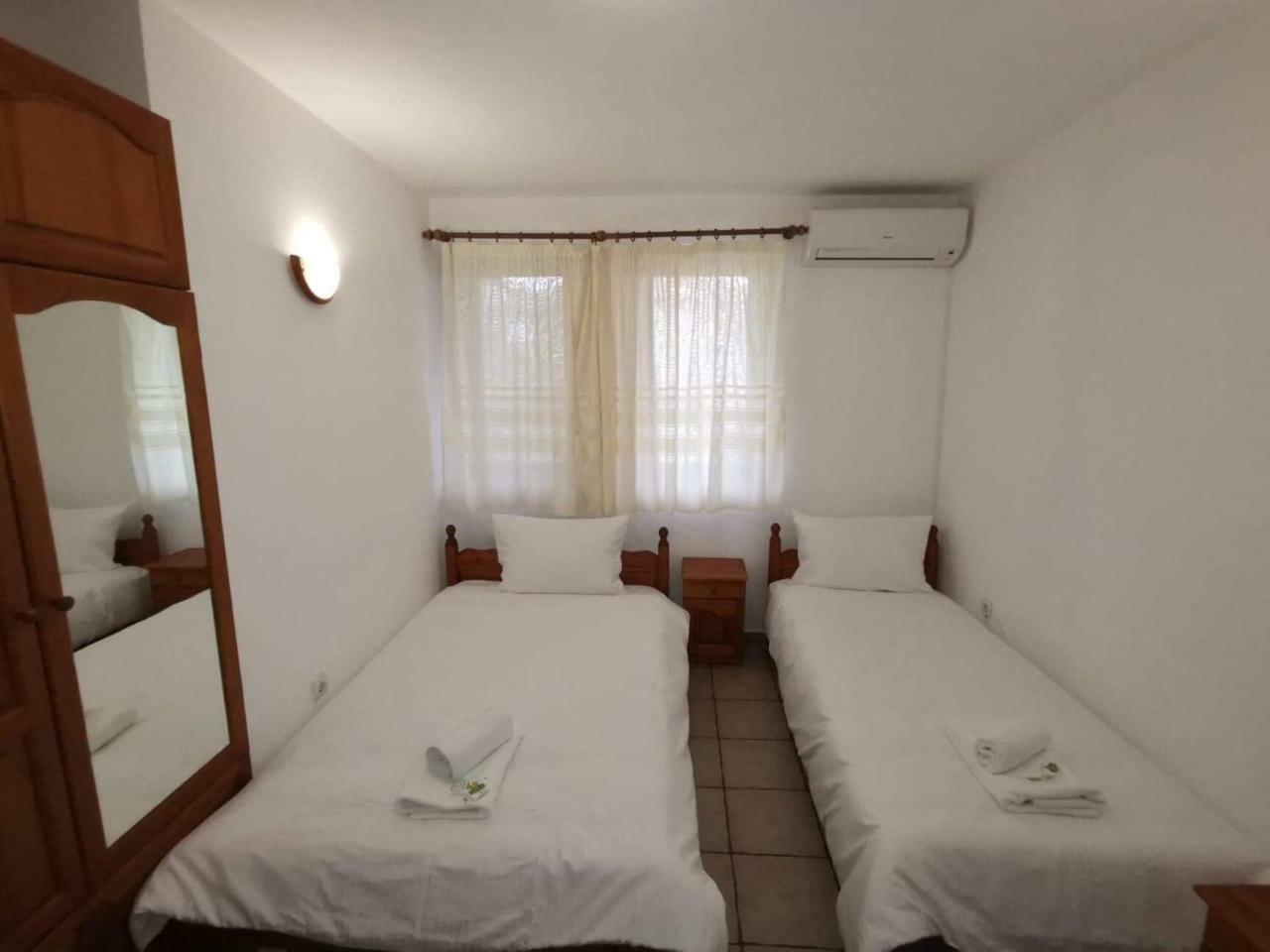 Hotel Pri Chakara Arbanaszi Kültér fotó