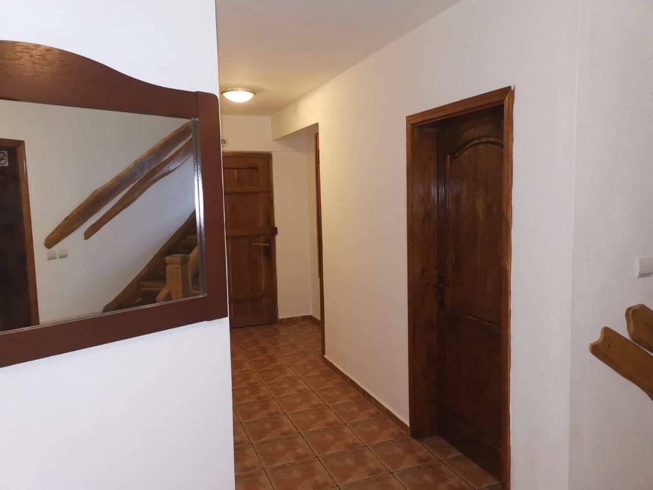 Hotel Pri Chakara Arbanaszi Kültér fotó